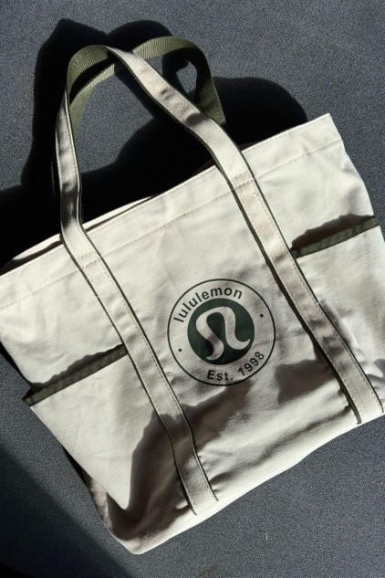 LULULEMON HAKİ ÇANTA ✨