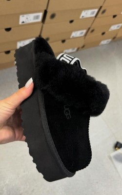 UGG FUNKETTE SİYAH✨ (ithal)